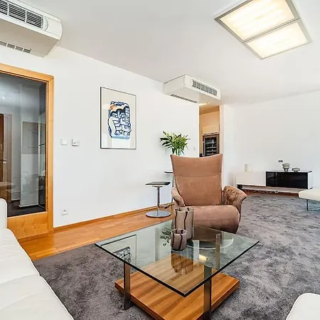 Shiny Rooftop With Free Garage 布拉格