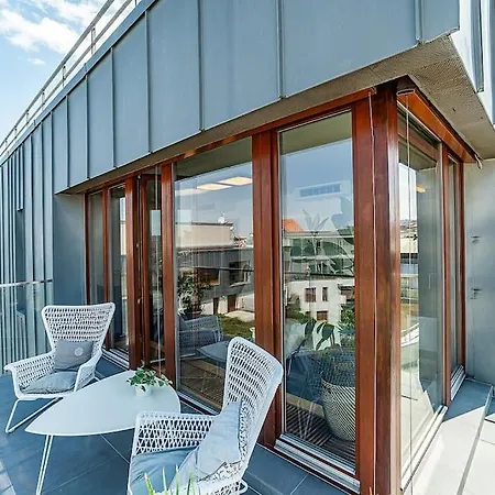 Shiny Rooftop With Free Garage Апартаменты *