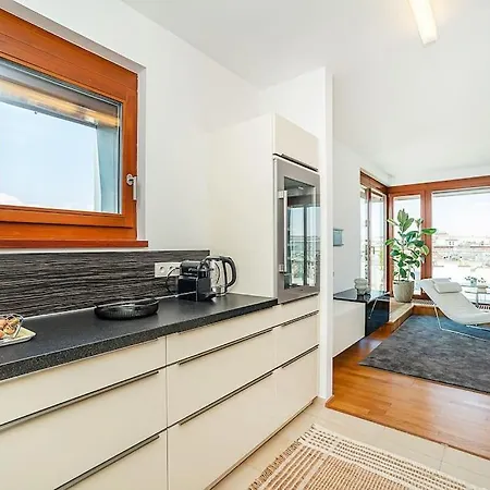 Shiny Rooftop With Free Garage Apartment Prague