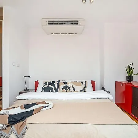 Apartmán Shiny Rooftop With Free Garage